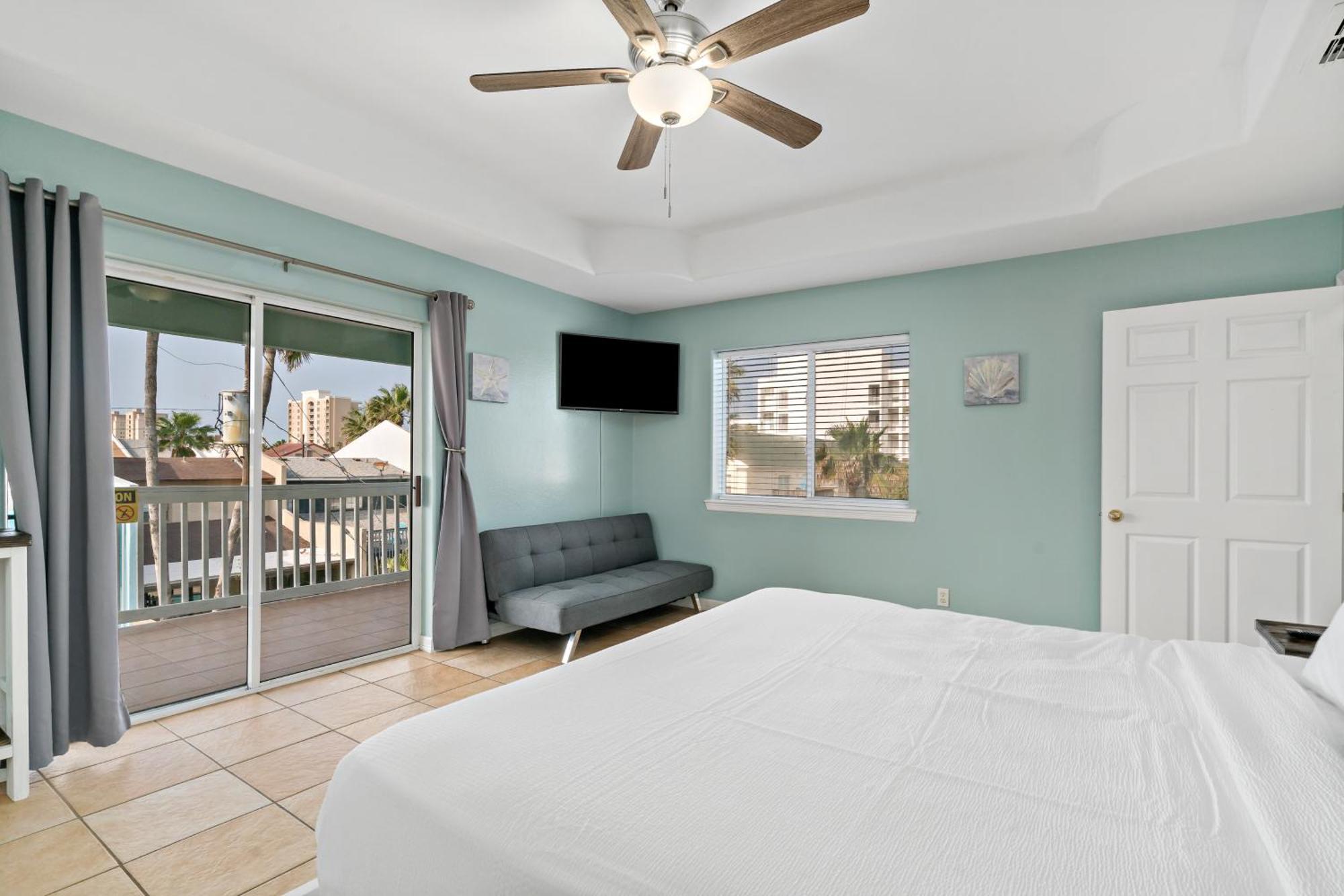Island Escape & Huisache Townhome South Padre Island Room photo